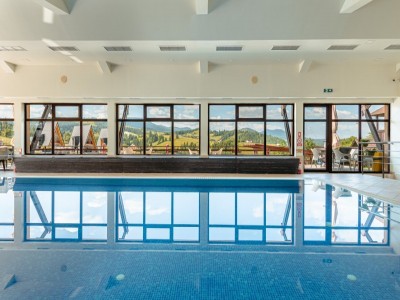 Degustă Bucovina! Relaxare la SPA, variantele de la 2 la 7 nopți cazare premium, 2 mese/zi + plimbare cu Mocănița. Activități posibile: degustare de ape minerale, ședință de bird watching, plimbare călare prin munți, lectie de ceramică la Marginea