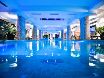 Vacanță SPA la munte, Păltiniș, Sibiu: Castelnor 4*, variantele de la 2 la 4 nopți cu demipensiune si acces la SPA: piscină interioară încălzită, piscina exterioara infinity, jacuzzi, sauna umeda, sauna uscata, salina, fitness